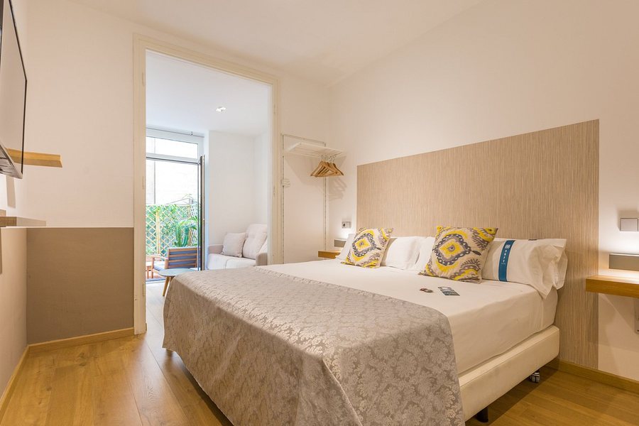 Cosmopolitan Boutique Rambla Barcelona Catalonia — Guest room