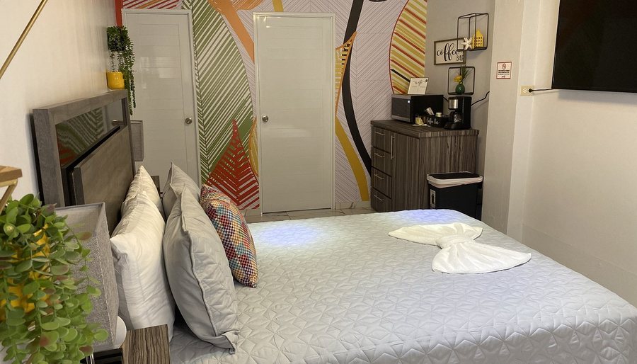 Costa Bela Boutique Vacation Rental — Guest room