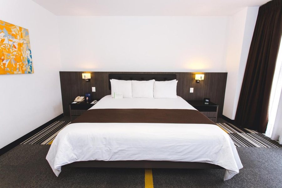Costa Del Sol Wyndham Lima Airport Lima Lima Region — Guest room