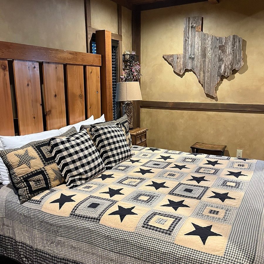 Cotton Gin Village — Guest room