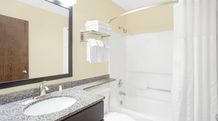 Cottonwood Inn — Bathroom