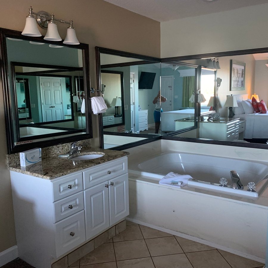 Country Club Villas — Bathroom