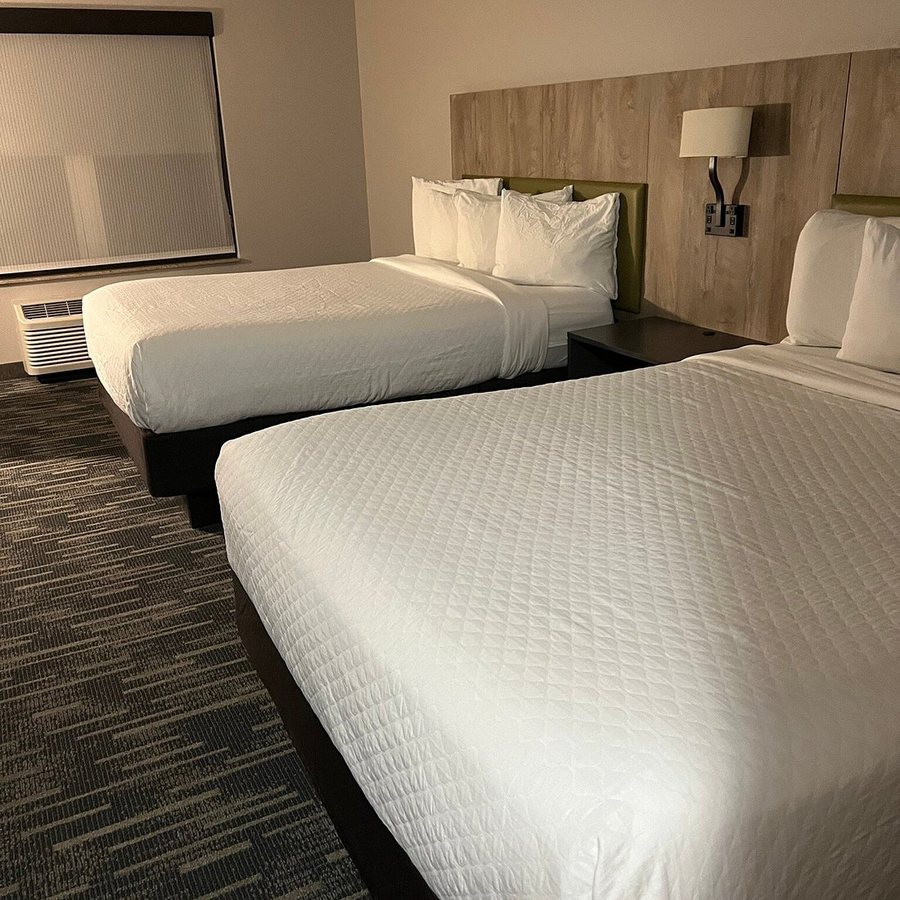 Country Inn and Suites by Radisson Idaho Falls ID — Guest room