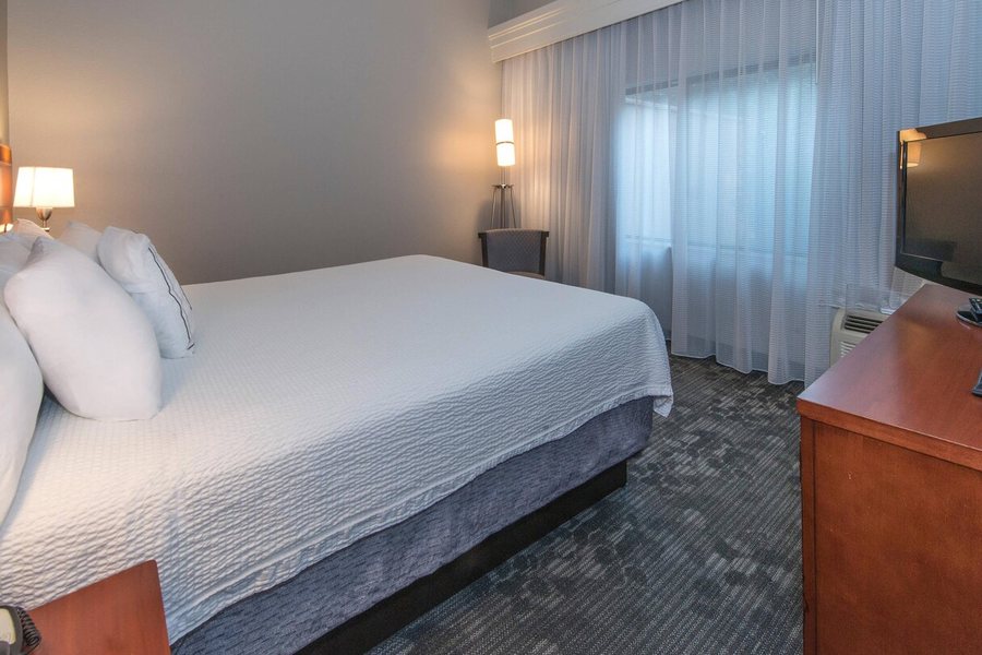Country Inn Suites by Radisson Albany GA — Guest room