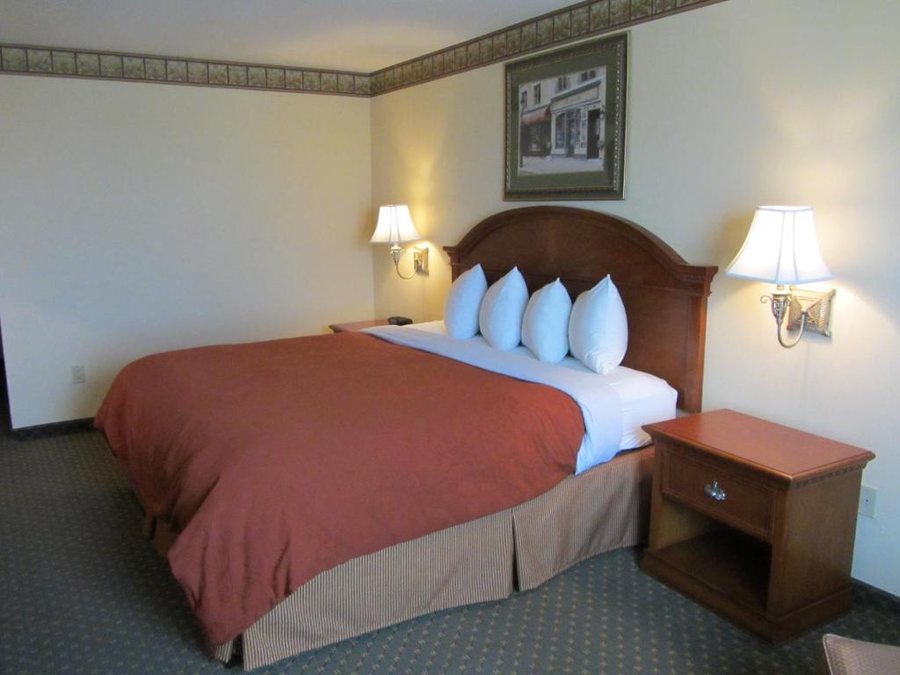 Country Inn Suites by Radisson Amarillo I 40 West TX — Guest room