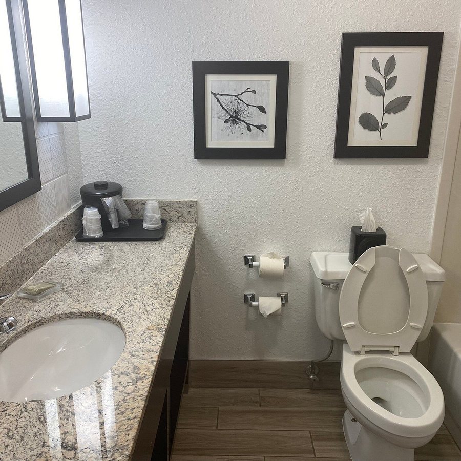 Country Inn Suites By Radisson Ashland Hanover VA — Bathroom