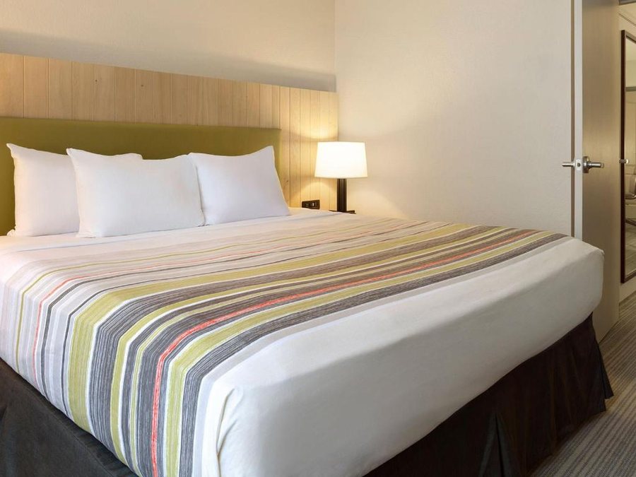 Country Inn Suites by Radisson Bakersfield CA — Guest room