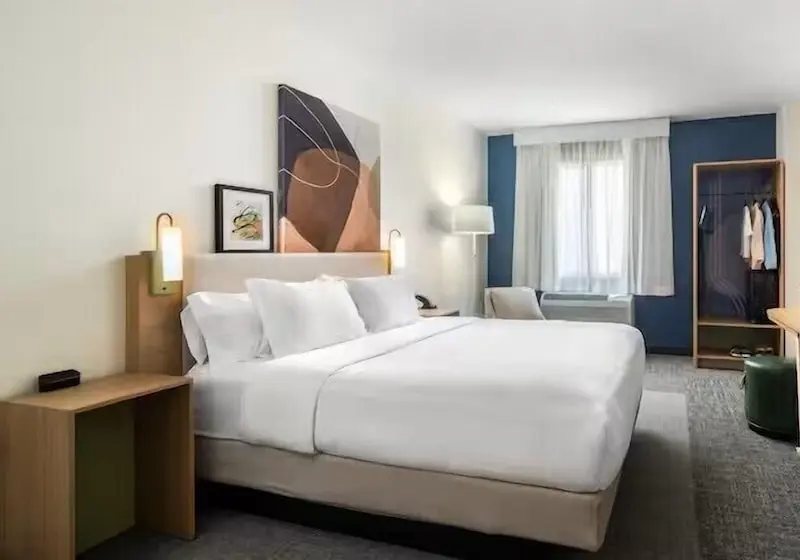 Country Inn Suites by Radisson Charlotte I 85 Airport NC — Guest room
