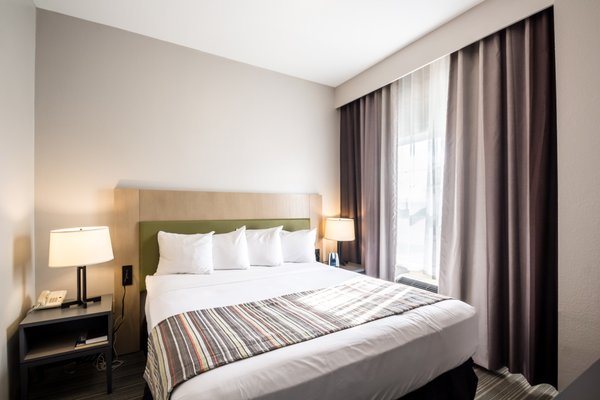 Country Inn Suites by Radisson Fond du Lac WI — Guest room