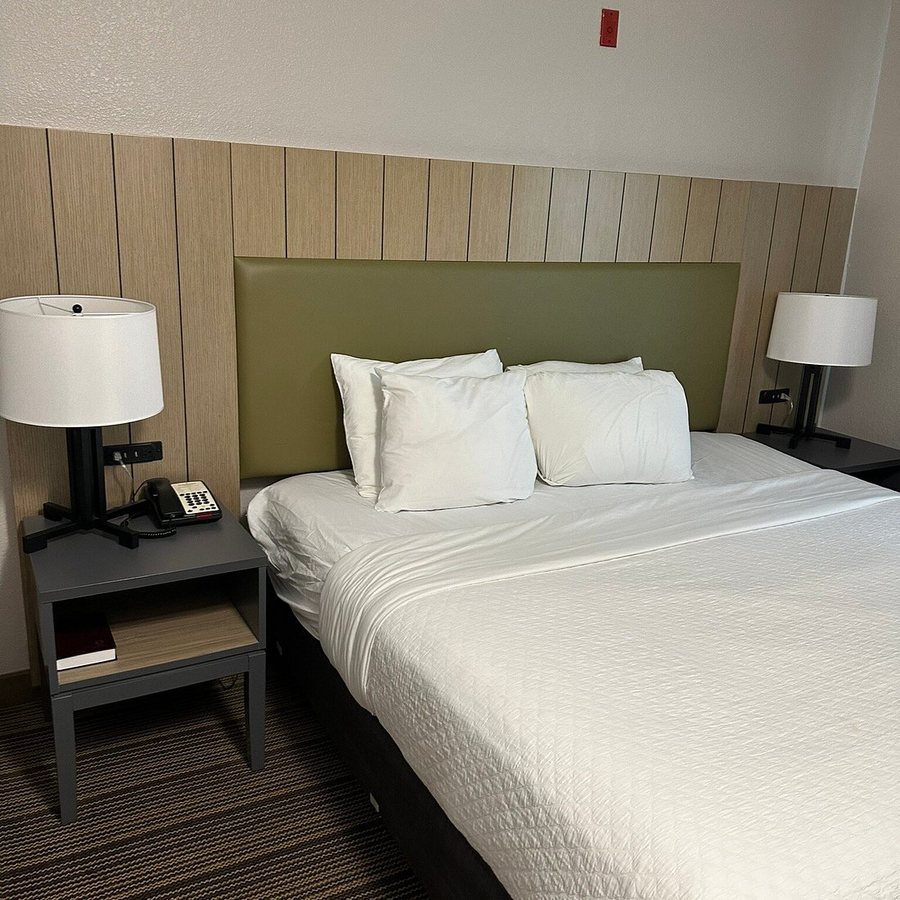 Country Inn Suites by Radisson Fort Worth West l 30 NAS JRB — Guest room