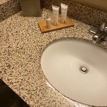 Country Inn Suites By Radisson Fresno North CA — Bathroom