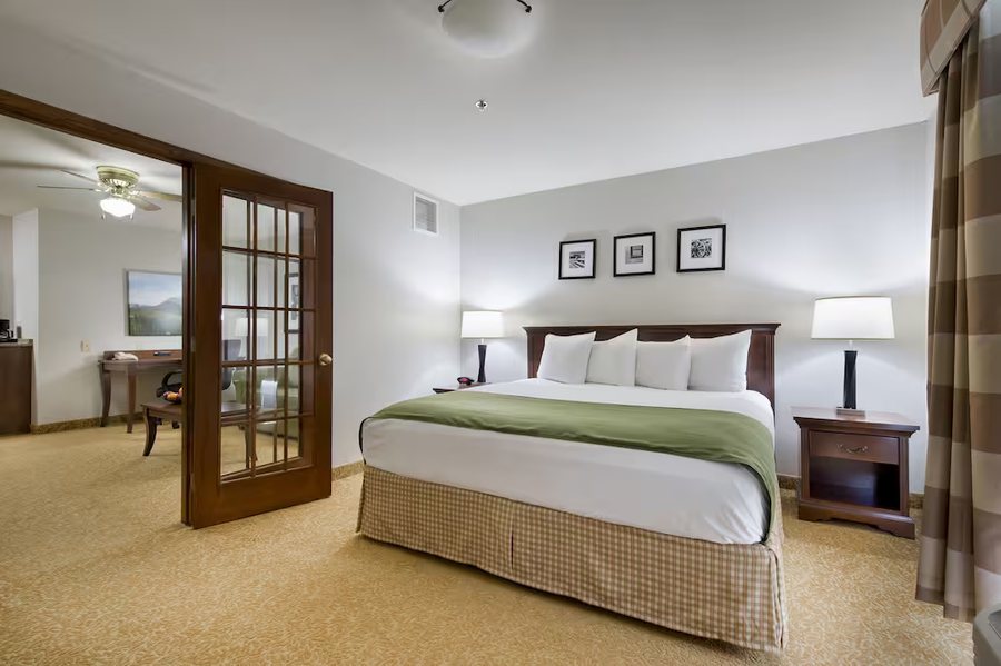 Country Inn Suites by Radisson Greeley CO — Guest room