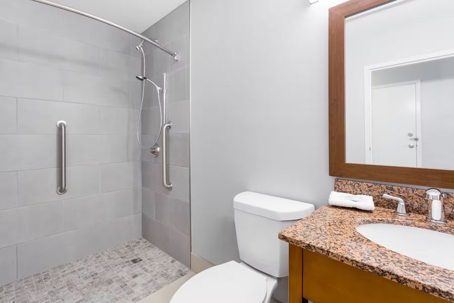 Country Inn Suites by Radisson Greensboro NC — Bathroom