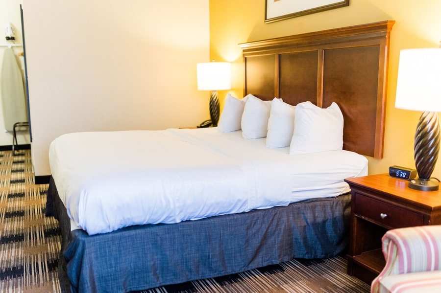 Country Inn Suites by Radisson Helen GA — Guest room