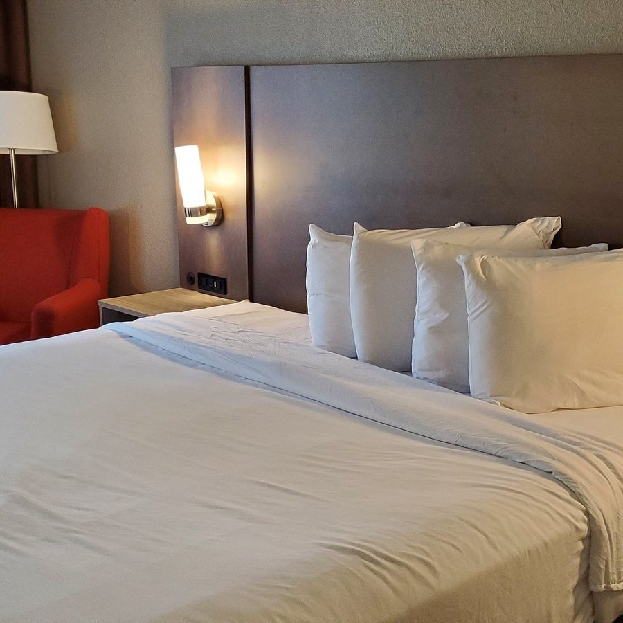 Country Inn Suites by Radisson Indianapolis Airport South IN — Guest room