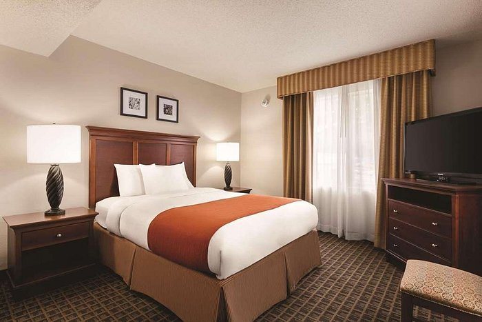 Country Inn Suites by Radisson Lawrenceville GA — Guest room