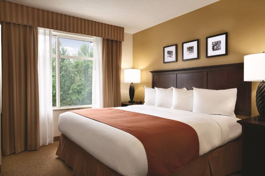 Country Inn Suites by Radisson Lincoln Airport NE — Guest room