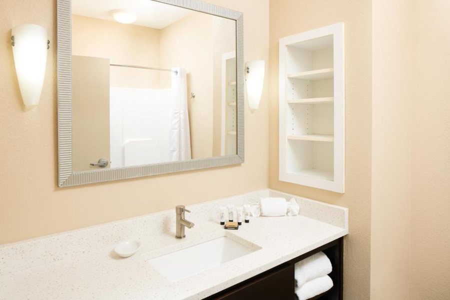 Country Inn Suites by Radisson Louisville South KY — Bathroom