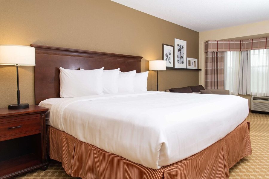 Country Inn Suites by Radisson Mishawaka IN — Guest room