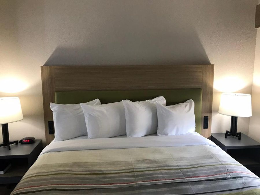 Country Inn Suites By Radisson Monterey Beachfront Marina CA — Guest room