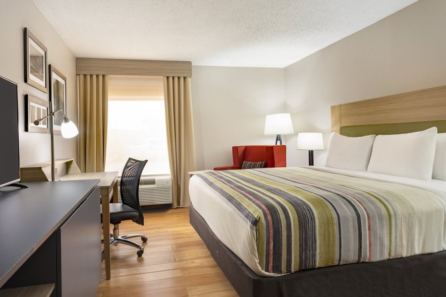 Country Inn Suites by Radisson North Little Rock AR — Guest room