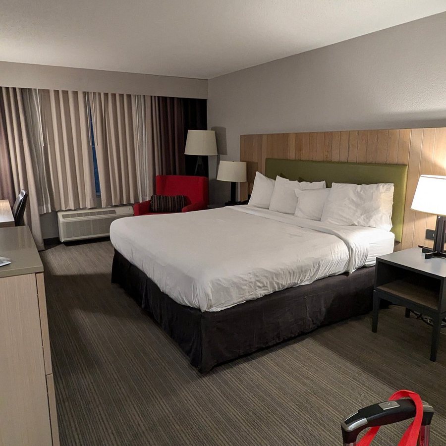 Country Inn Suites by Radisson Novi MI — Guest room