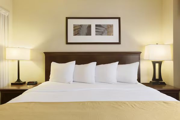 Country Inn Suites by Radisson Owatonna MN — Guest room