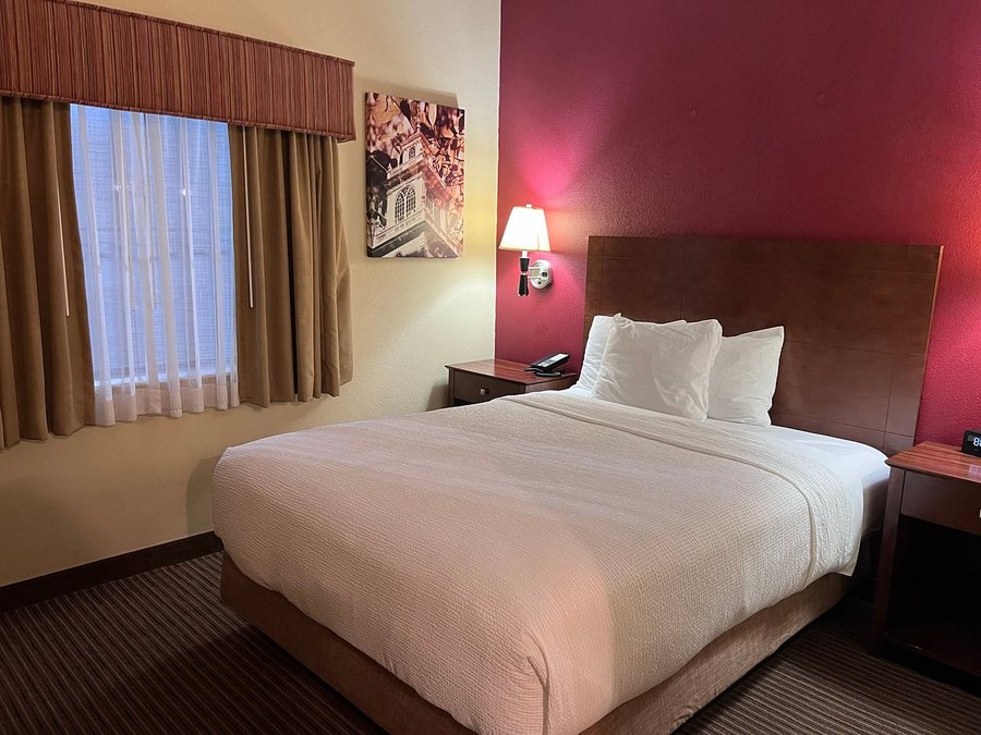 Country Inn Suites by Radisson Port Clinton OH — Guest room