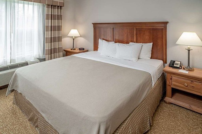Country Inn Suites by Radisson Princeton WV — Guest room