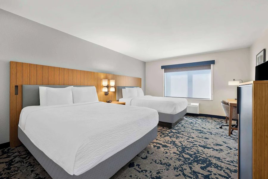 Country Inn Suites by Radisson Prineville OR — Guest room