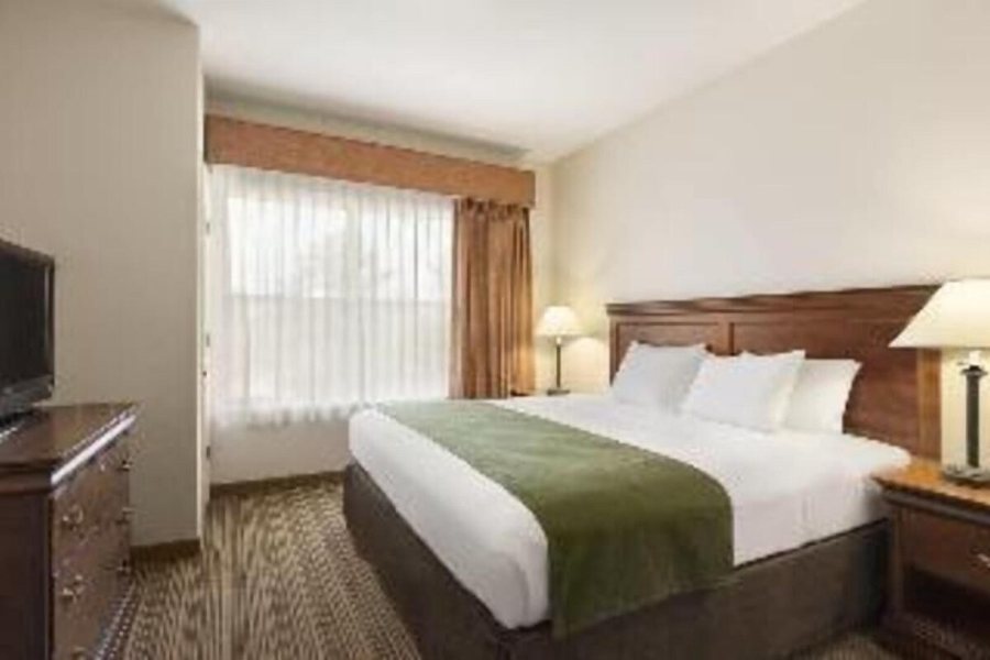Country Inn Suites by Radisson Smyrna GA — Guest room