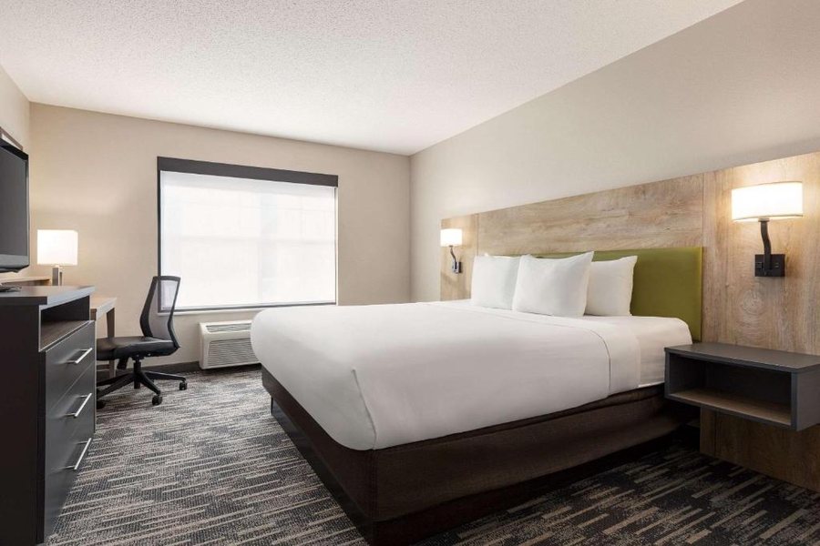 Country Inn Suites by Radisson St Cloud West MN — Guest room