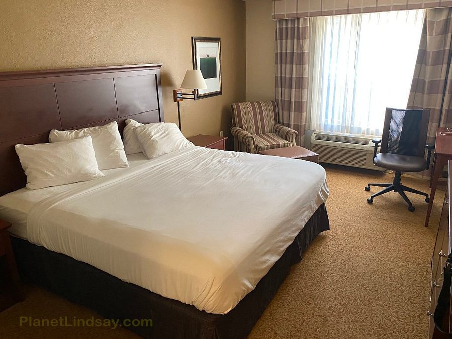 Country Inn Suites by Radisson Stevens Point WI — Guest room
