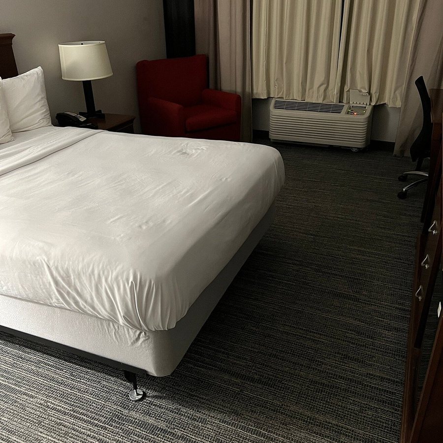 Country Inn Suites by Radisson Toledo OH — Guest room