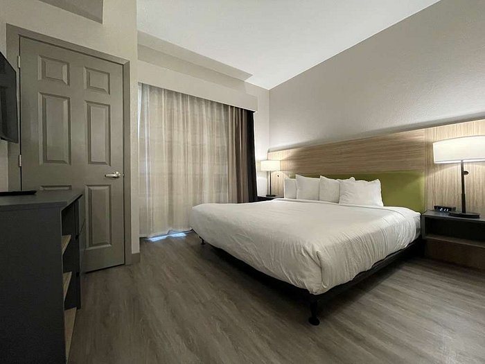 Country Inn Suites by Radisson Valdosta GA — Guest room