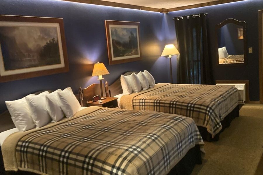 Country Mountain Inn — Guest room