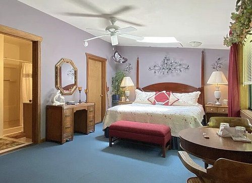 Country Sunshine Bed and Breakfast — Guest room
