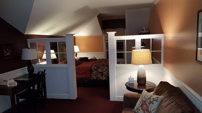 County Clare Irish Inn Pub — Guest room