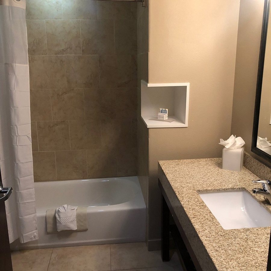 Courtyard by Marriott Abilene Southwest Abilene Mall South — Bathroom
