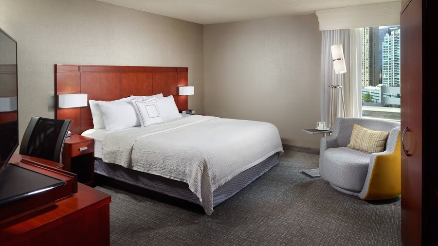 Courtyard by Marriott Atlanta Buckhead — Guest room