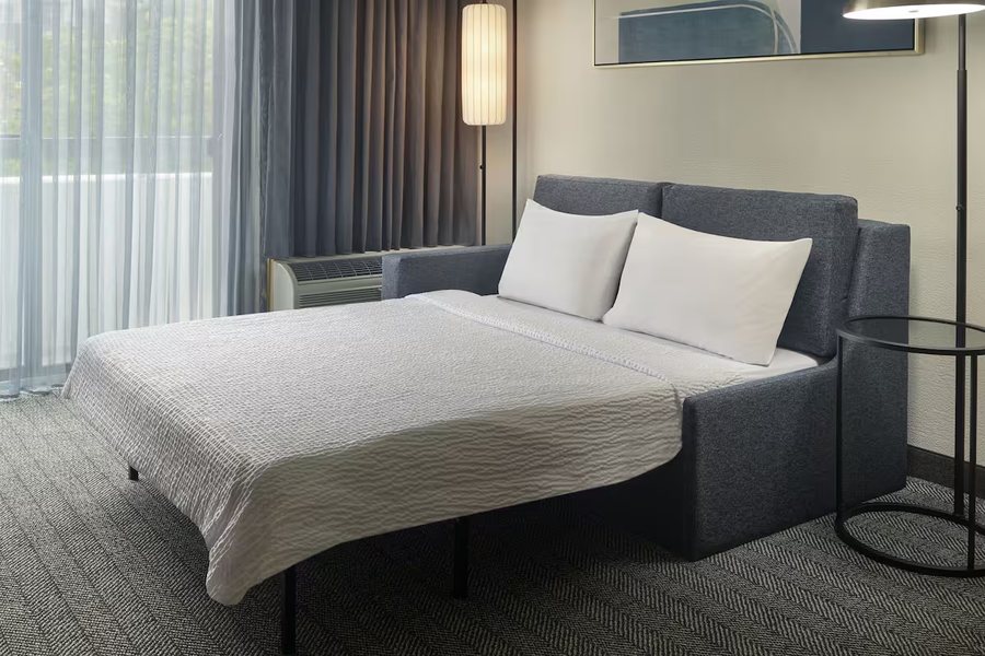 Courtyard by Marriott Atlanta Executive Park Emory — Guest room