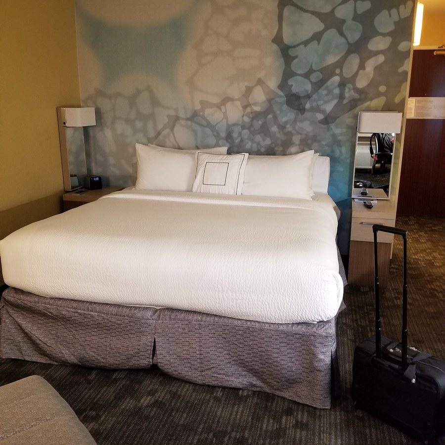 Courtyard by Marriott Austin The Domain Area — Guest room