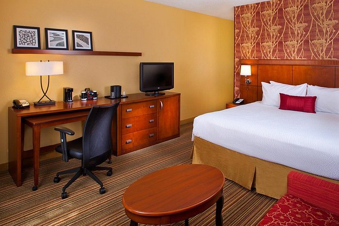 Courtyard by Marriott Baton Rouge Acadian Centre LSU Area — Guest room