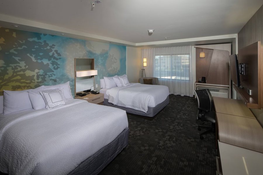 Courtyard by Marriott Bay City — Guest room