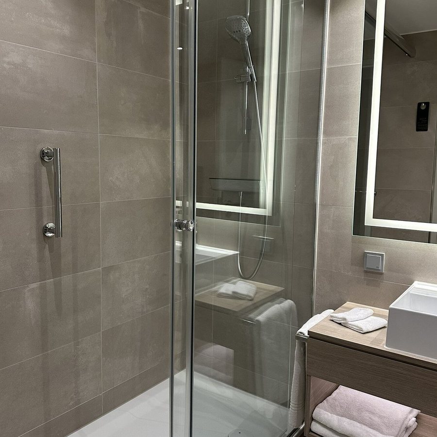 Courtyard by Marriott Berlin City Center — Bathroom