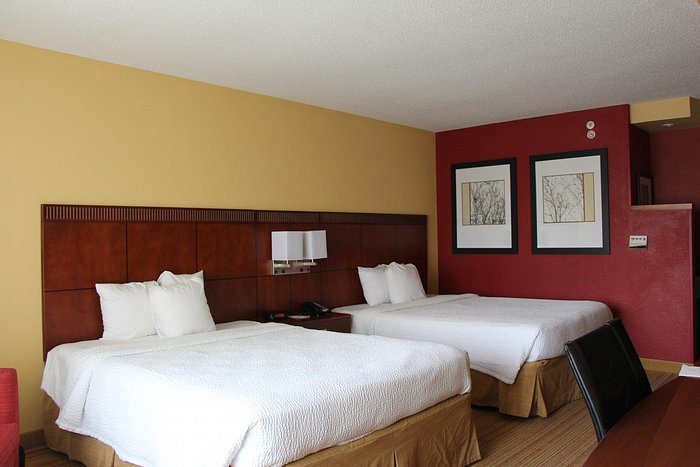 Courtyard by Marriott Birmingham Downtown at UAB — Guest room