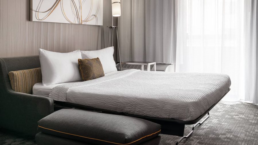 Courtyard by Marriott Boulder Longmont — Guest room