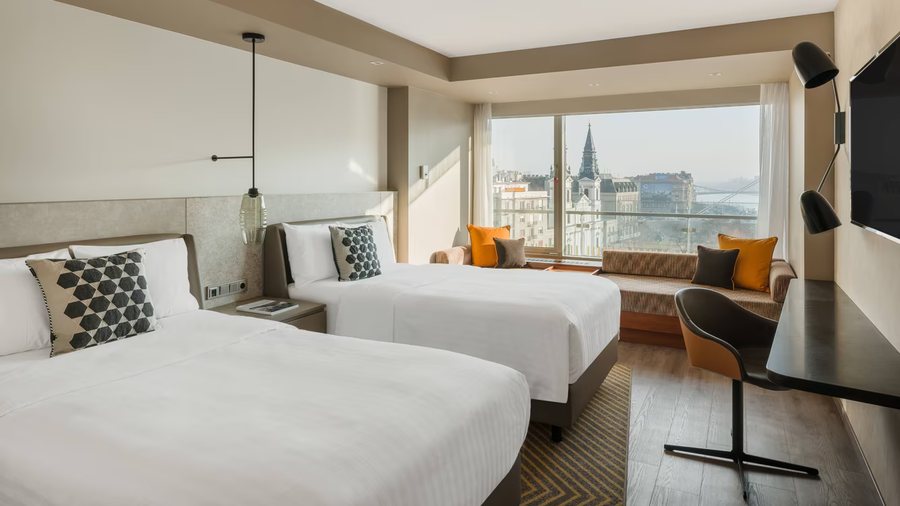 Courtyard by Marriott Budapest City Center — Guest room