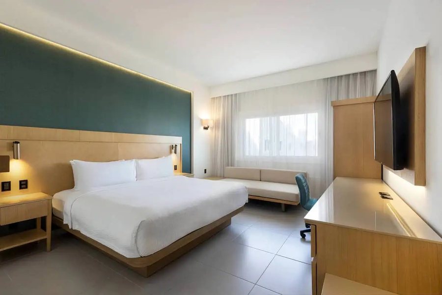 Courtyard by Marriott Cancun Airport — Guest room