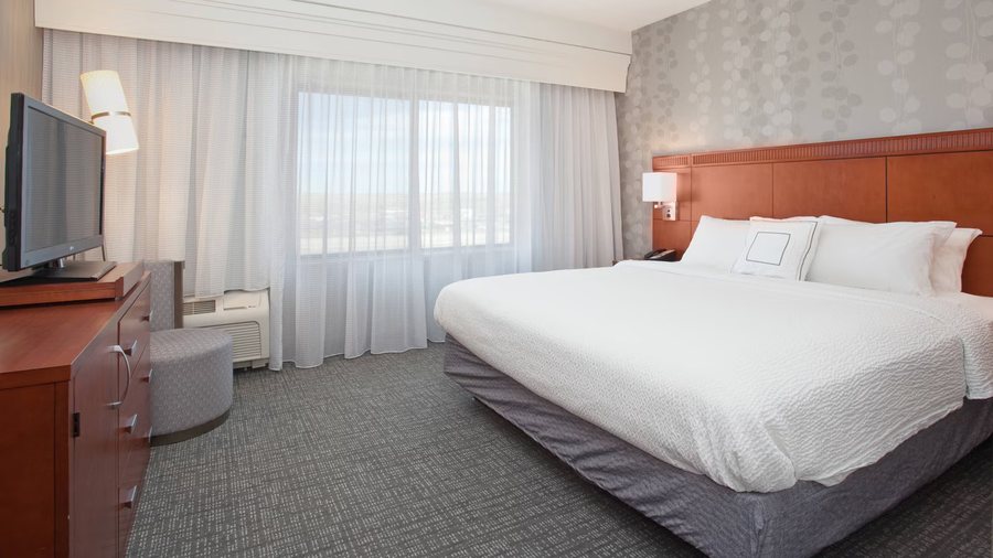 Courtyard by Marriott Casper — Guest room